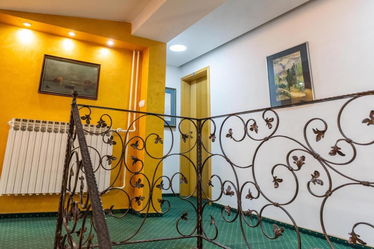Hotel Vamos Sarajevo, B&B Bagian luar foto